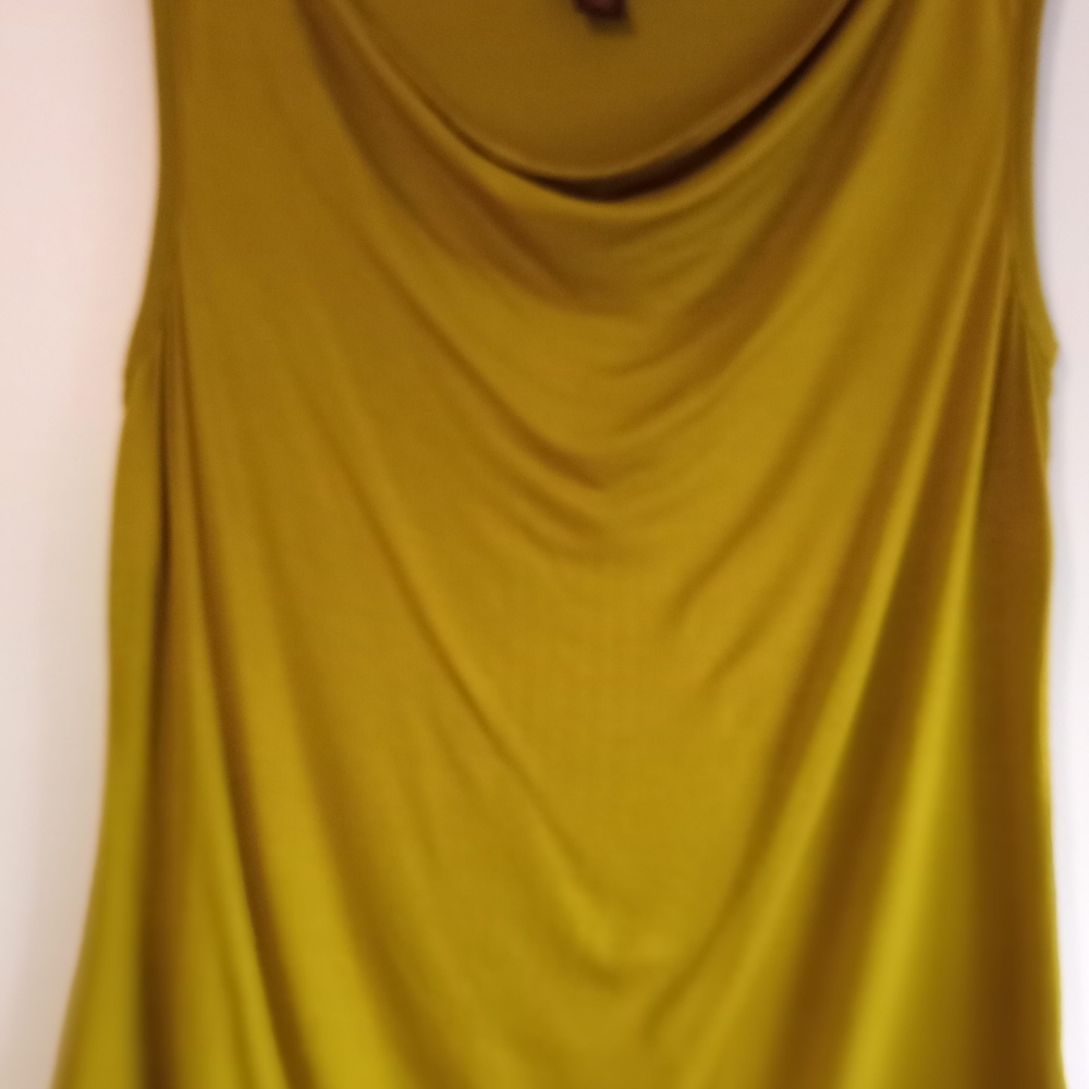 Womens Drape Neck Top Size: M